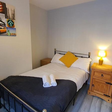 Contractors, City Centre, Parking, 3 Double Rooms, Netflix, Cosy! Ковентри Экстерьер фото