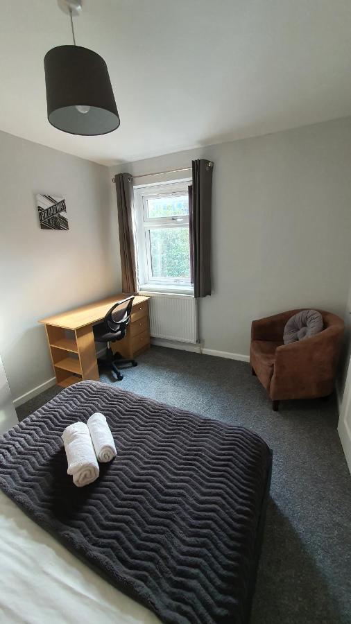 Contractors, City Centre, Parking, 3 Double Rooms, Netflix, Cosy! Ковентри Экстерьер фото