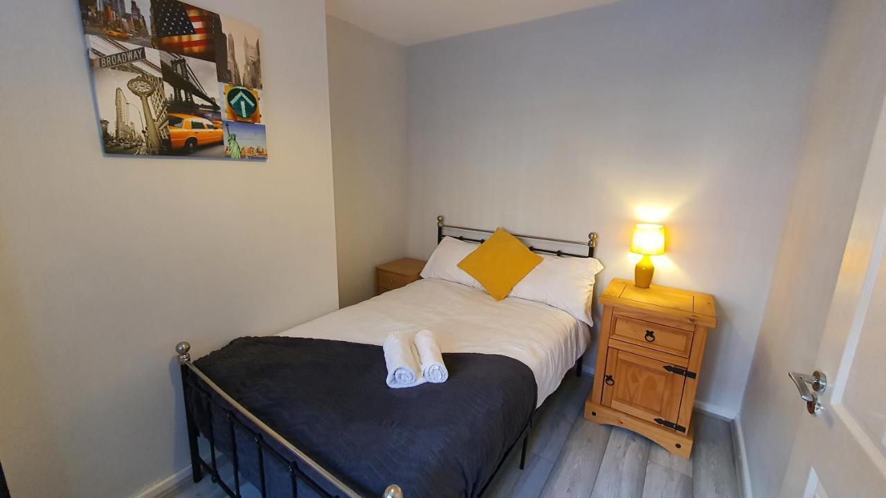 Contractors, City Centre, Parking, 3 Double Rooms, Netflix, Cosy! Ковентри Экстерьер фото